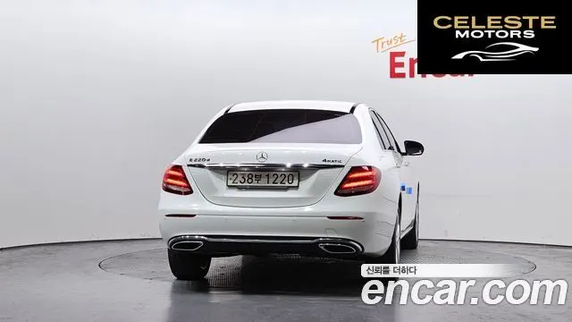 MERCEDES BENZ E-Classe W213 E220d 4MATIC Avantgarde 2018 — photo 4 sur 20