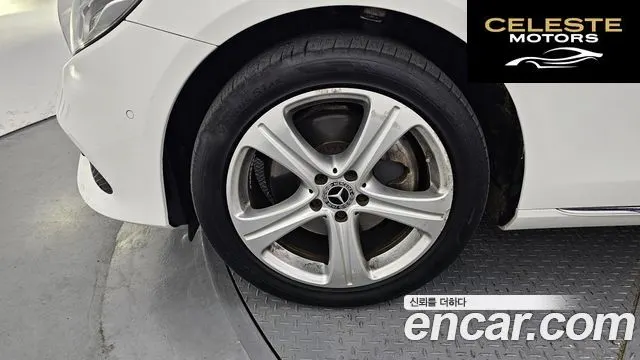 MERCEDES BENZ E-Classe W213 E220d 4MATIC Avantgarde 2018 — photo 5 sur 20