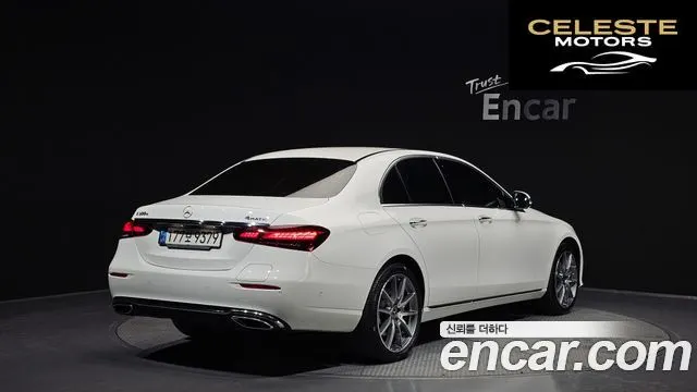 MERCEDES BENZ E-Classe W213 E300e 4MATIC Exclusive 2022 — photo 2 sur 26