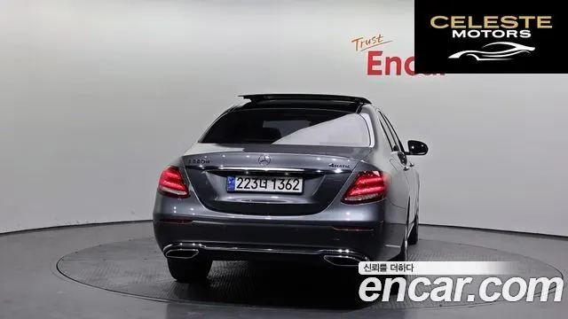MERCEDES BENZ E-Classe W213 E220d 4MATIC Exclusive 2019 — photo 4 sur 20