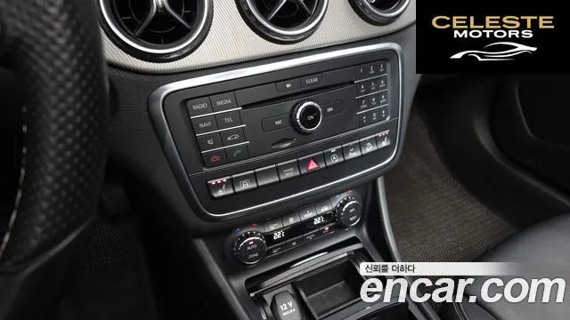 MERCEDES BENZ GLA-Classe X156 GLA200 d 4MATIC 2016 — photo 17 sur 20