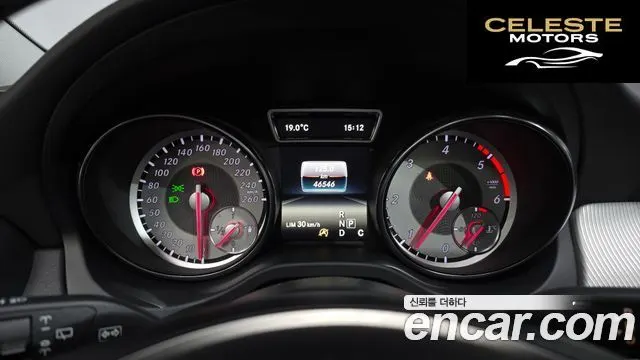 MERCEDES BENZ GLA-Classe X156 GLA200 d 4MATIC 2016 — photo 8 sur 20