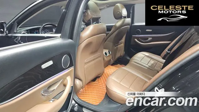 MERCEDES BENZ E-Classe W213 E300 Avantgarde 2017 — photo 12 sur 20