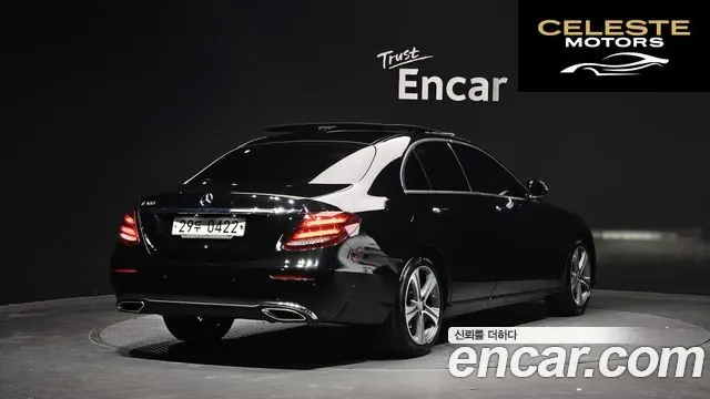 MERCEDES BENZ E-Classe W213 E300 Avantgarde 2017 — photo 2 sur 20