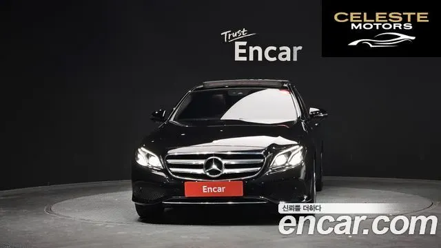 MERCEDES BENZ E-Classe W213 E300 Avantgarde 2017 — photo 3 sur 20