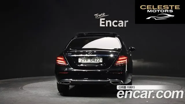 MERCEDES BENZ E-Classe W213 E300 Avantgarde 2017 — photo 4 sur 20