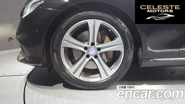 MERCEDES BENZ E-Classe W213 E300 Avantgarde 2017 — photo 5 sur 20