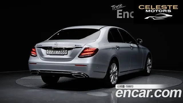 MERCEDES BENZ E-Classe W213 E220d 4MATIC Exclusive 2020 — photo 2 sur 20