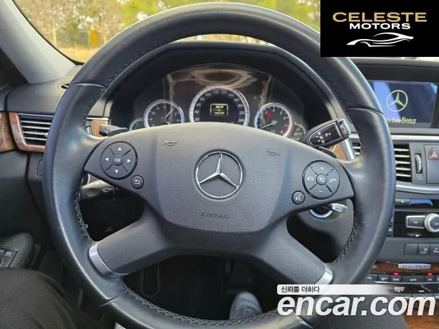 MERCEDES BENZ E-Classe W212 E300 2012 — photo 9 sur 20