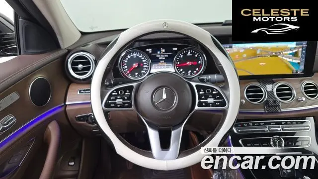 MERCEDES BENZ E-Classe W213 E220d 4MATIC Exclusive 2019 — photo 13 sur 26