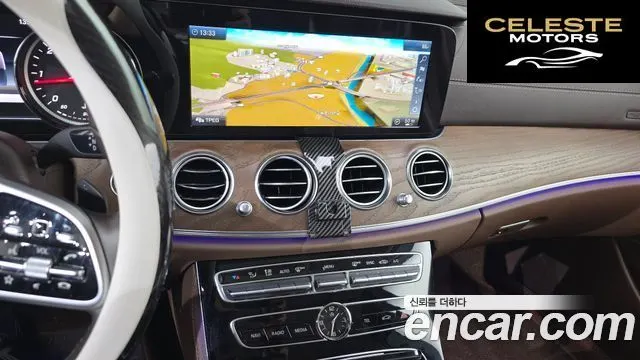 MERCEDES BENZ E-Classe W213 E220d 4MATIC Exclusive 2019 — photo 14 sur 26