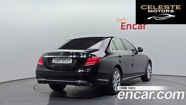 MERCEDES BENZ E-Classe W213 E220d 4MATIC Exclusive 2019 — photo 2 sur 26
