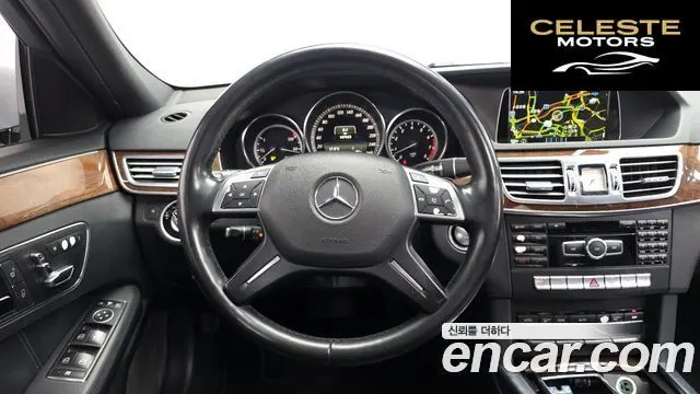 MERCEDES BENZ E-Classe W212 E300 2014 — photo 13 sur 20