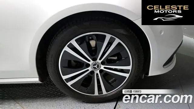 MERCEDES BENZ E-Classe W213 E250 Avantgarde 2021 — photo 5 sur 20