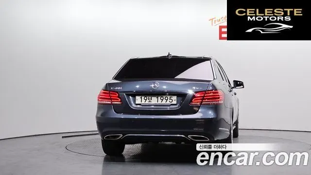 MERCEDES BENZ E-Classe W212 E400 4MATIC 2015 — photo 4 sur 20
