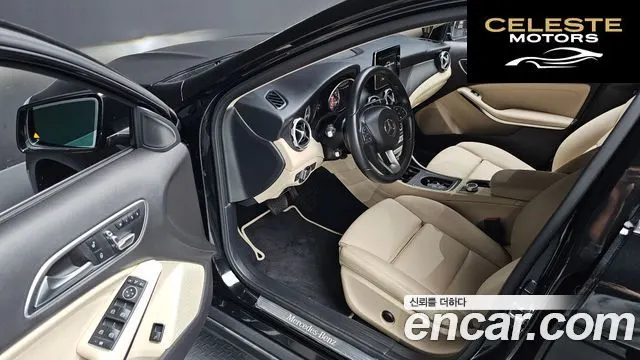 MERCEDES BENZ GLA-Classe X156 GLA220 2018 — photo 11 sur 20