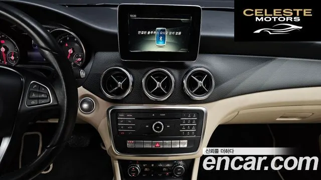 MERCEDES BENZ GLA-Classe X156 GLA220 2018 — photo 14 sur 20