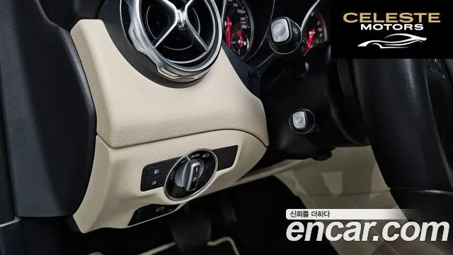 MERCEDES BENZ GLA-Classe X156 GLA220 2018 — photo 17 sur 20