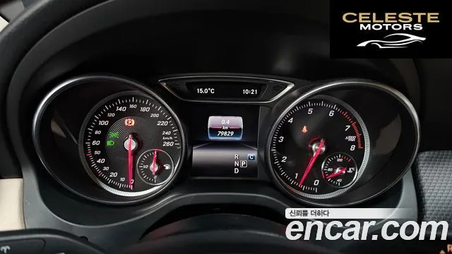 MERCEDES BENZ GLA-Classe X156 GLA220 2018 — photo 8 sur 20