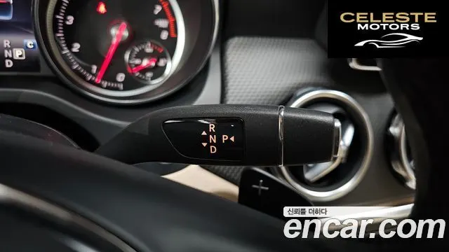 MERCEDES BENZ GLA-Classe X156 GLA220 2018 — photo 9 sur 20