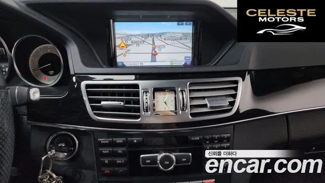 MERCEDES BENZ E-Classe W212 E200 Avantgarde 2015 — photo 16 sur 20