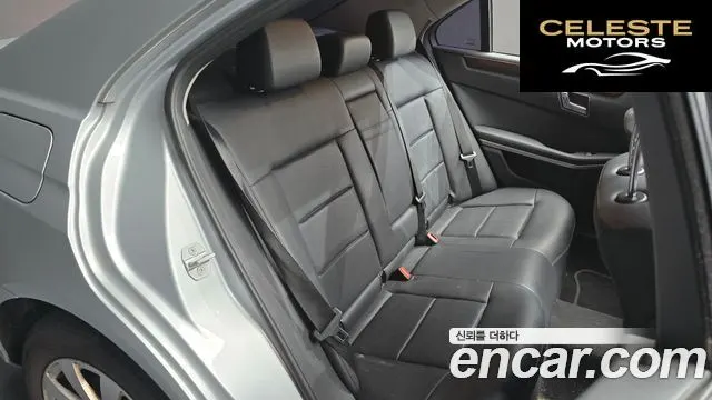 MERCEDES BENZ E-Classe W212 E200 CGI 2011 — photo 12 sur 20