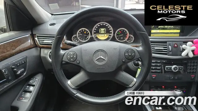 MERCEDES BENZ E-Classe W212 E200 CGI 2011 — photo 14 sur 20