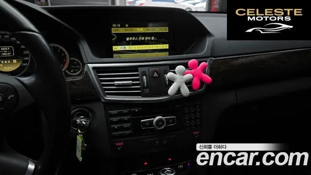 MERCEDES BENZ E-Classe W212 E200 CGI 2011 — photo 15 sur 20