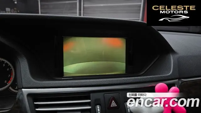 MERCEDES BENZ E-Classe W212 E200 CGI 2011 — photo 16 sur 20