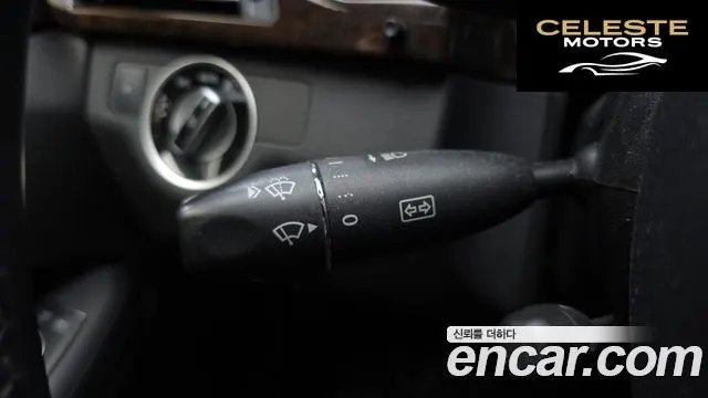 MERCEDES BENZ E-Classe W212 E200 CGI 2011 — photo 18 sur 20