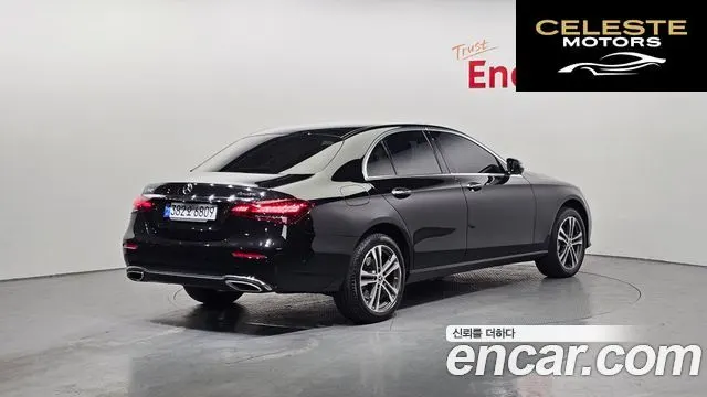 MERCEDES BENZ E-Classe W213 E350 4MATIC Avantgarde 2022 — photo 2 sur 20