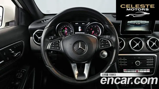 MERCEDES BENZ GLA-Classe X156 GLA220 Premium 2018 — photo 13 sur 26