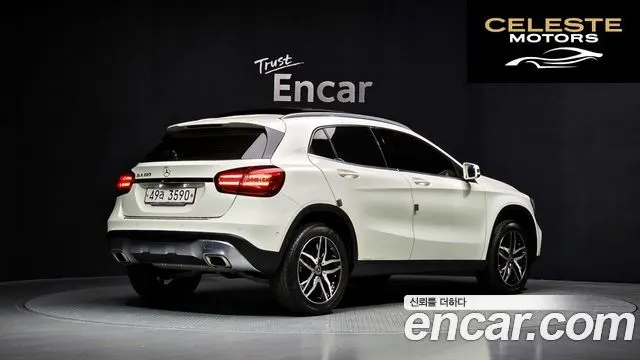 MERCEDES BENZ GLA-Classe X156 GLA220 Premium 2018 — photo 2 sur 26