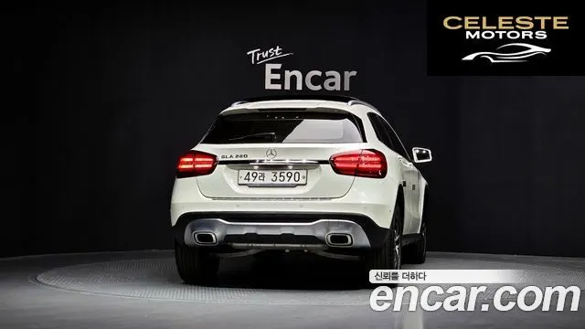 MERCEDES BENZ GLA-Classe X156 GLA220 Premium 2018 — photo 4 sur 26