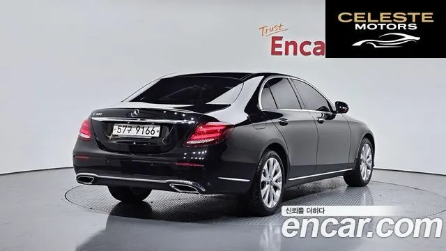 MERCEDES BENZ E-Classe W213 E300 Exclusive 2017 — photo 2 sur 20