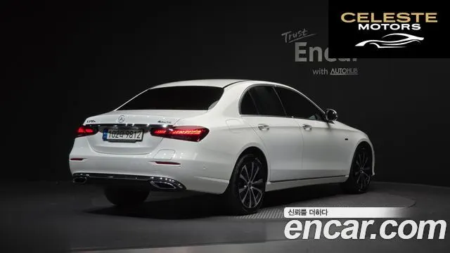 MERCEDES BENZ E-Classe W213 E300e 4MATIC Exclusive 2021 — photo 2 sur 20