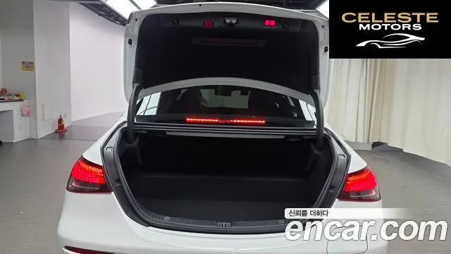 MERCEDES BENZ E-Classe W213 E300e 4MATIC Exclusive 2021 — photo 20 sur 20