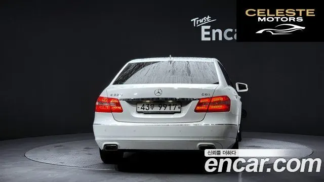 MERCEDES BENZ E-Classe W212 E220 CDI Avantgarde 2013 — photo 4 sur 20
