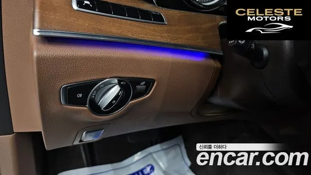 MERCEDES BENZ E-Classe W213 E220d 4MATIC Exclusive 2019 — photo 13 sur 20