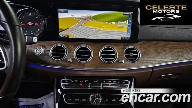 MERCEDES BENZ E-Classe W213 E220d 4MATIC Exclusive 2019 — photo 16 sur 20
