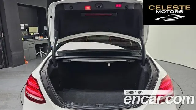 MERCEDES BENZ E-Classe W213 E220d 4MATIC Exclusive 2019 — photo 20 sur 20