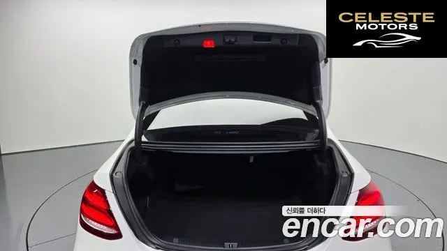 MERCEDES BENZ E-Classe W213 E200 Avantgarde 2018 — photo 20 sur 20