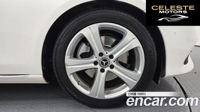 MERCEDES BENZ E-Classe W213 E200 Avantgarde 2018 — photo 5 sur 20