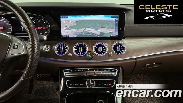 MERCEDES BENZ E-Classe W213 E220d Exclusive 2017 — photo 14 sur 20