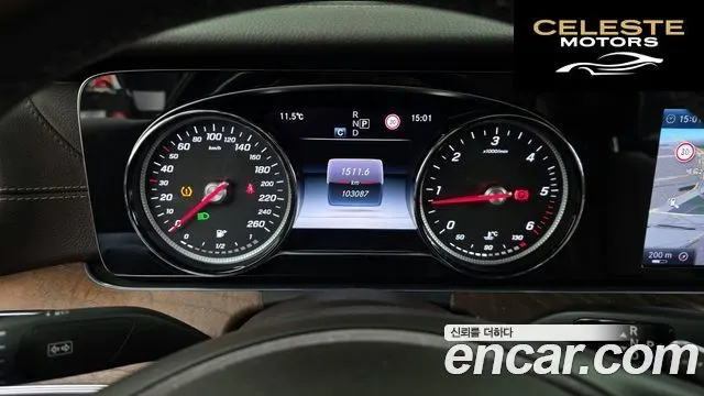 MERCEDES BENZ E-Classe W213 E220d Exclusive 2017 — photo 8 sur 20