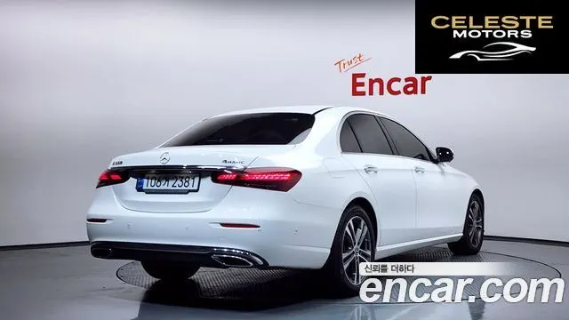 MERCEDES BENZ E-Classe W213 E350 4MATIC Avantgarde 2021 — photo 2 sur 20