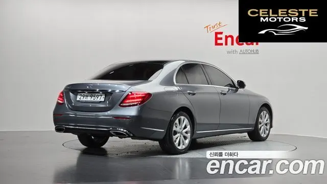 MERCEDES BENZ E-Classe W213 E300 Exclusive 2017 — photo 2 sur 20
