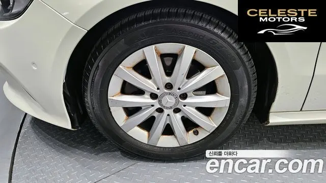 MERCEDES BENZ A-Classe W176 A200 2016 — photo 5 sur 20