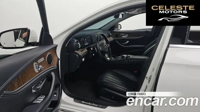 MERCEDES BENZ E-Classe W213 E300 4MATIC Exclusive 2017 — photo 10 sur 26