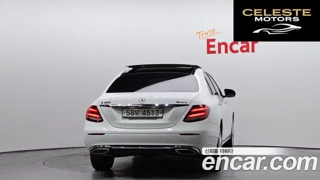 MERCEDES BENZ E-Classe W213 E300 4MATIC Exclusive 2017 — photo 4 sur 26
